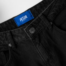 Lade das Bild in den Galerie-Viewer, UNISEX - Noah - Flared Jeans (blue/black)
