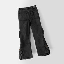 Lade das Bild in den Galerie-Viewer, UNISEX - BEN - MULTI POCKETS JEANS (greywashed)
